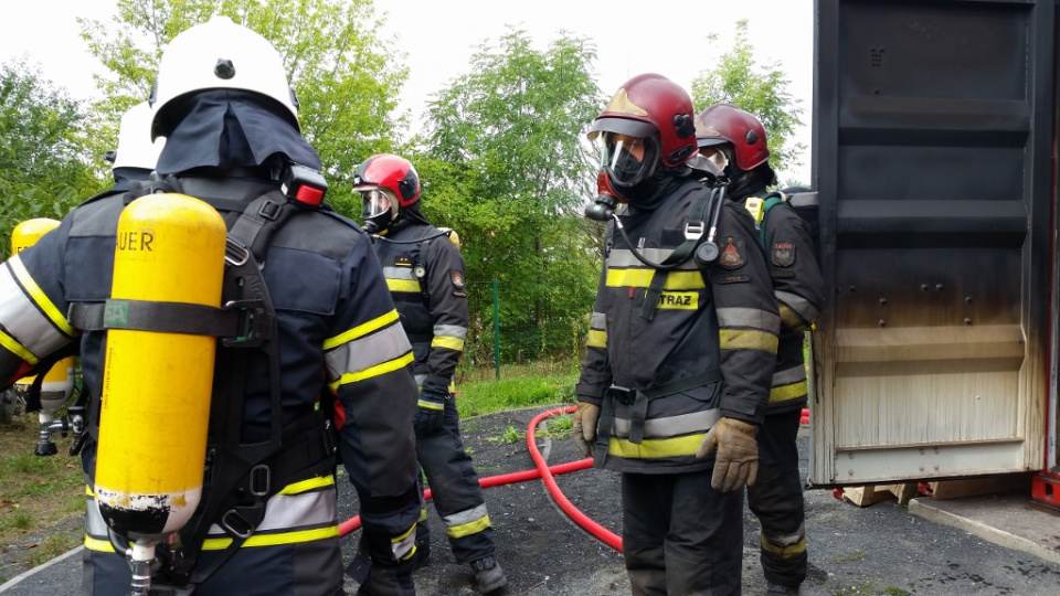 Ćwiczenia opolskich strażaków w trenażerze [fot. Adam Strąk]