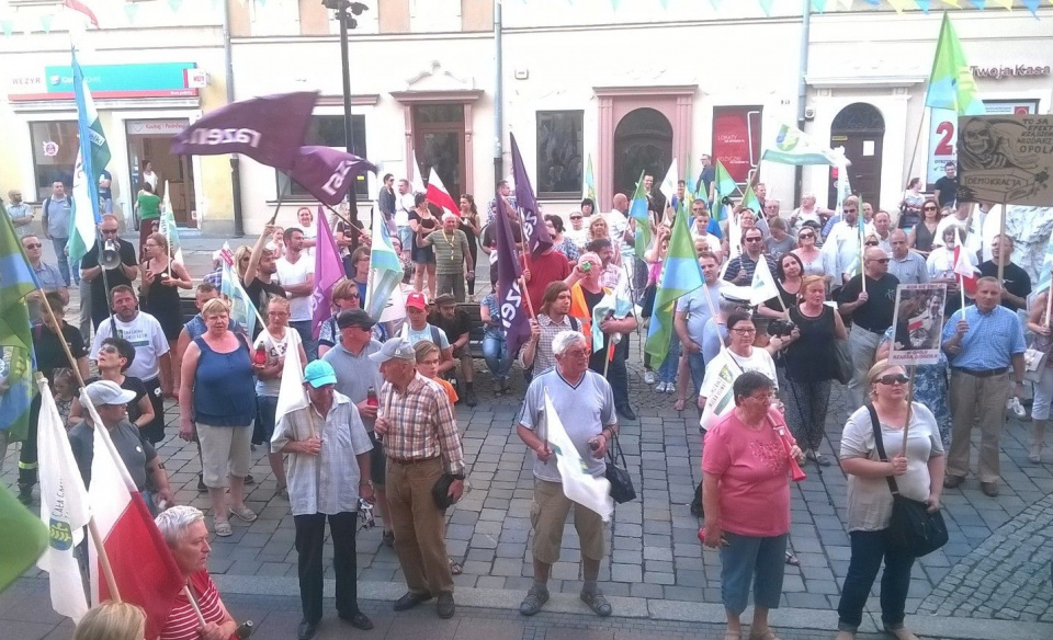 Manifestacja przeciwników powiększenia Opola [fot. Witold Wośtak]