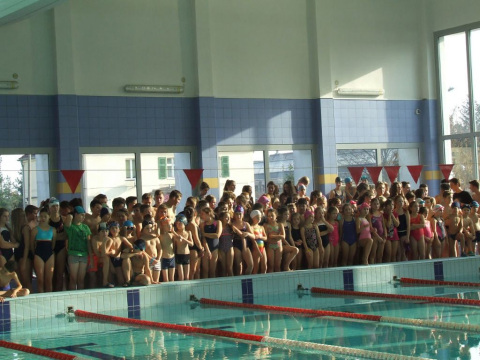 Uczniowie na pływalni w Nysie [fot.NOR]