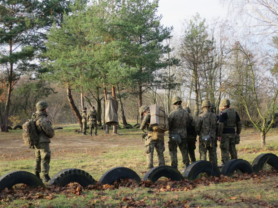 Żołnierze rezerwy ćwiczą w Winowie [fot. Katarzyna Zawadzka]