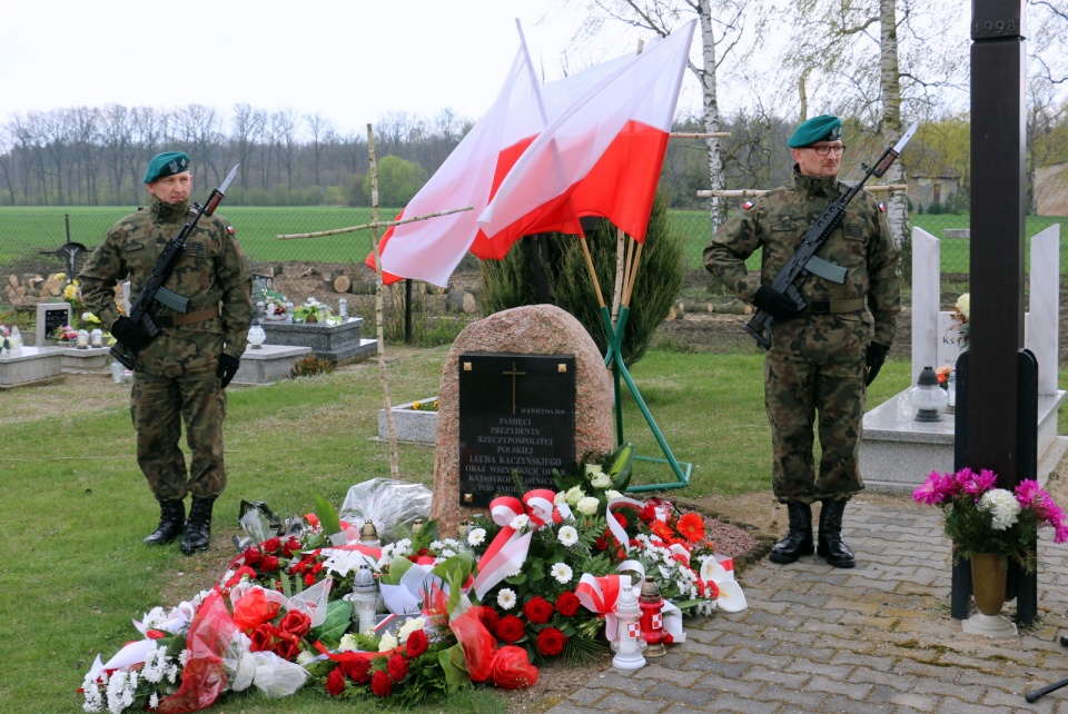 Uroczystości upamiętniające 7. rocznicę katastrofy smoleńskiej w Kostowie [fot. Marcin Skomudek]