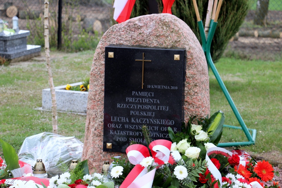 Uroczystości upamiętniające 7. rocznicę katastrofy smoleńskiej w Kostowie [fot. Marcin Skomudek]