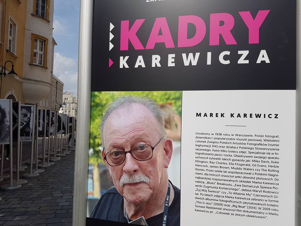„Kadry Karewicza” – obejrzyj wyjątkową wystawę na ul. Krakowskiej w Opolu