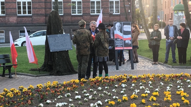 Głubczyce: Tablica smoleńska nie stanie na placu Armii Krajowej