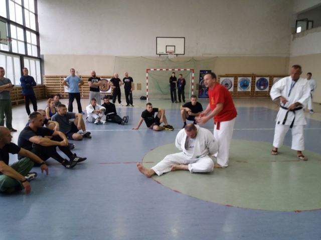 Mundurowi z całej Polski uczą się w Nysie sztuk walki i samoobrony