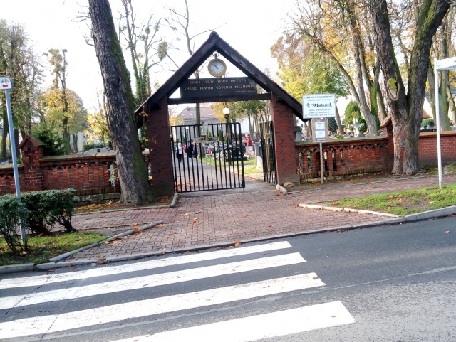 Tymczasowa zmiana organizacji ruchu przy cmentarzach w Krapkowicach