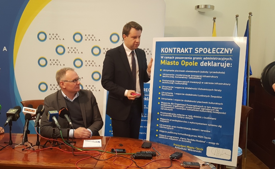Prezydent Wiśniewski "odhacza" zrealizowane punkty kontrakti społecznego [fot. Daria Placek]