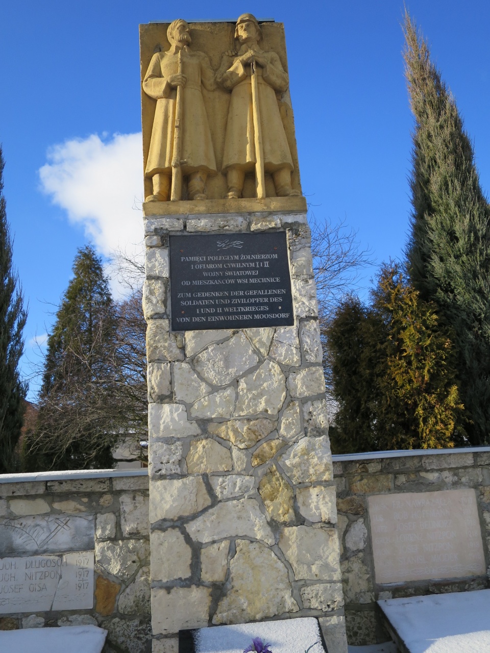 Pomnik w Mechnicach [fot. Kamila Gal-Skorupa]