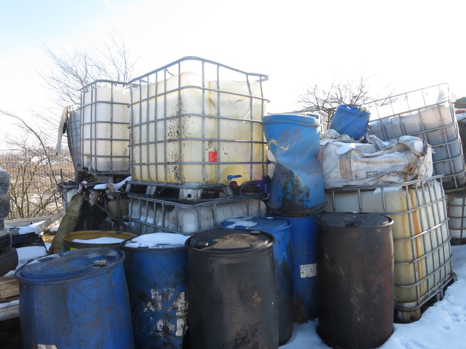 Niebezpieczne odpady w Namysłowie [fot. Kamila Gal-Skorupa] (2)