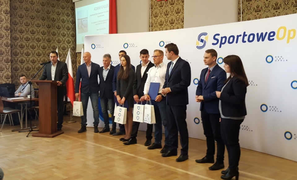 Prezydent Opola przyznał stypendia sportowcom [fot. Daria Placek]