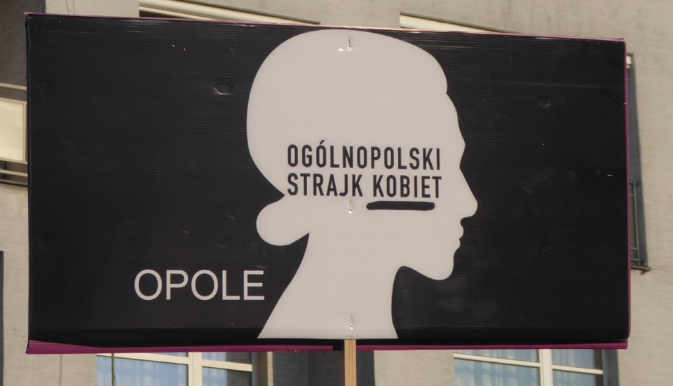 Manifestacja kobiet w Opolu [fot. Ewelina Laxy]
