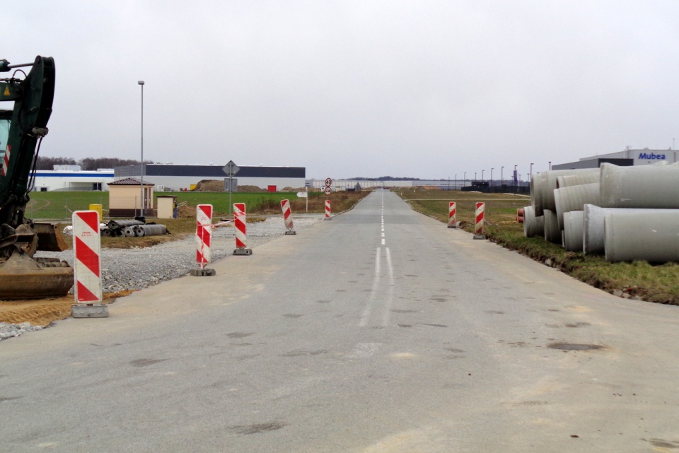 Budowa dróg w strefie aktywności gospodarczej w Olszowej [fot. Błażej Duk]