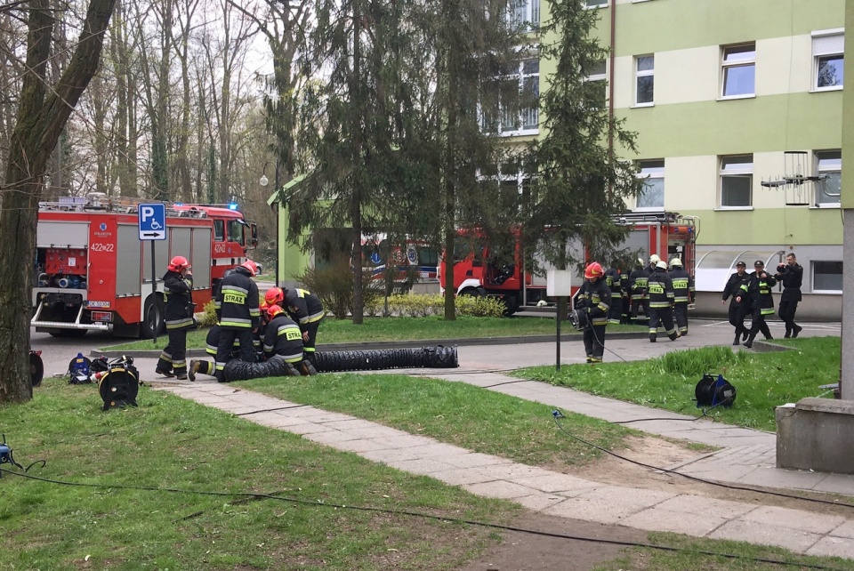 Pożar i ewakuacja szpitala w Kędzierzynie-Koźlu [fot. Agnieszka Pospiszyl]