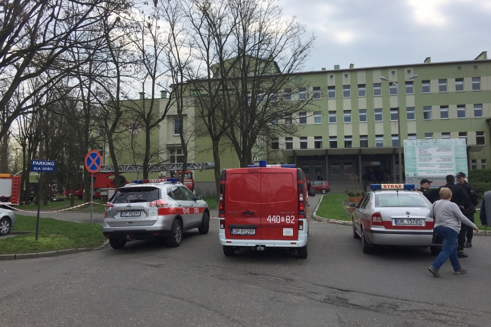 Pożar i ewakuacja szpitala w Kędzierzynie-Koźlu [fot. Agnieszka Pospiszyl]