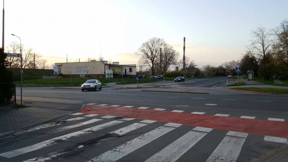 Skrzyżowanie ulic Tulipanów, Luboszyckiej i Chabrów [fot. Daria Placek]