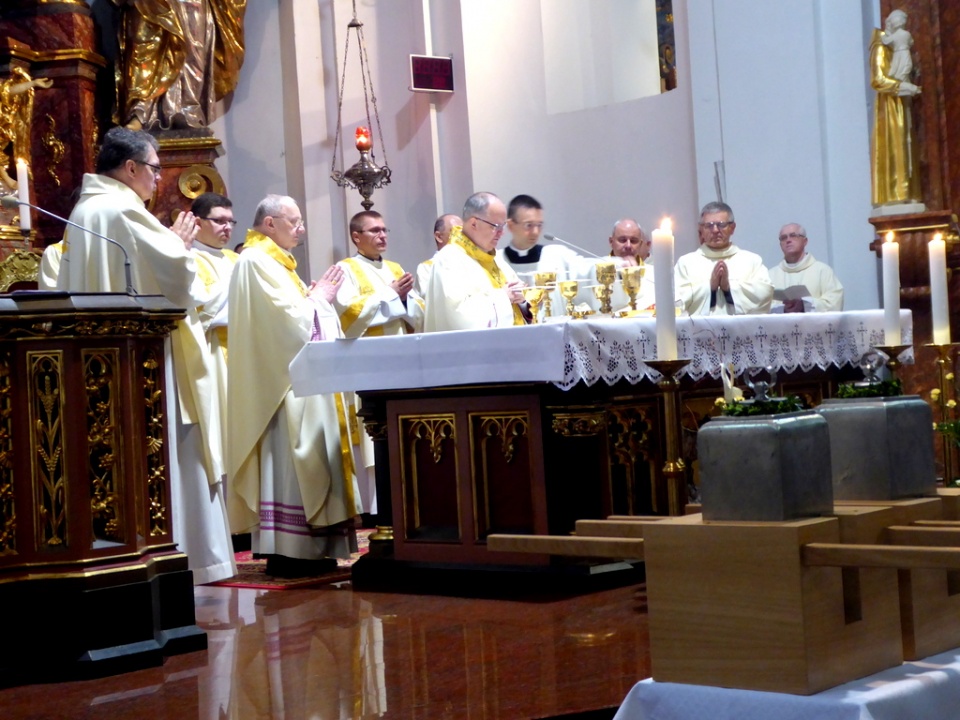 Msza krzyżma świętego w katedrze opolskiej [fot. Witek Wośtak]