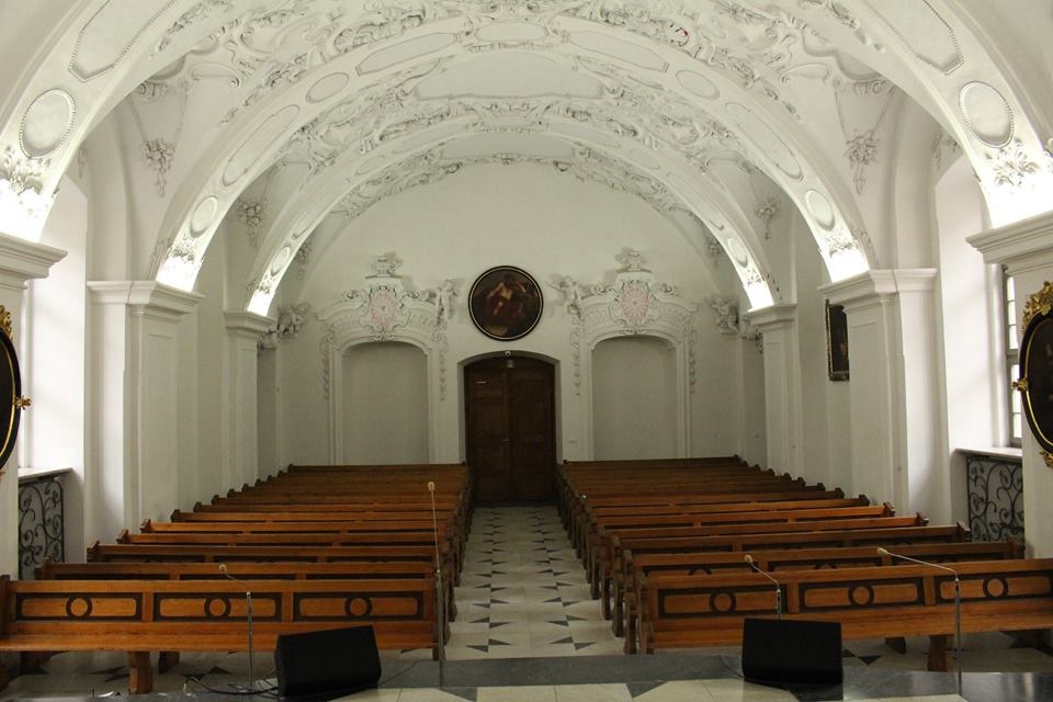 Barokowa aula w nyskim Carolinum [fot.Dorota Kłonowska]