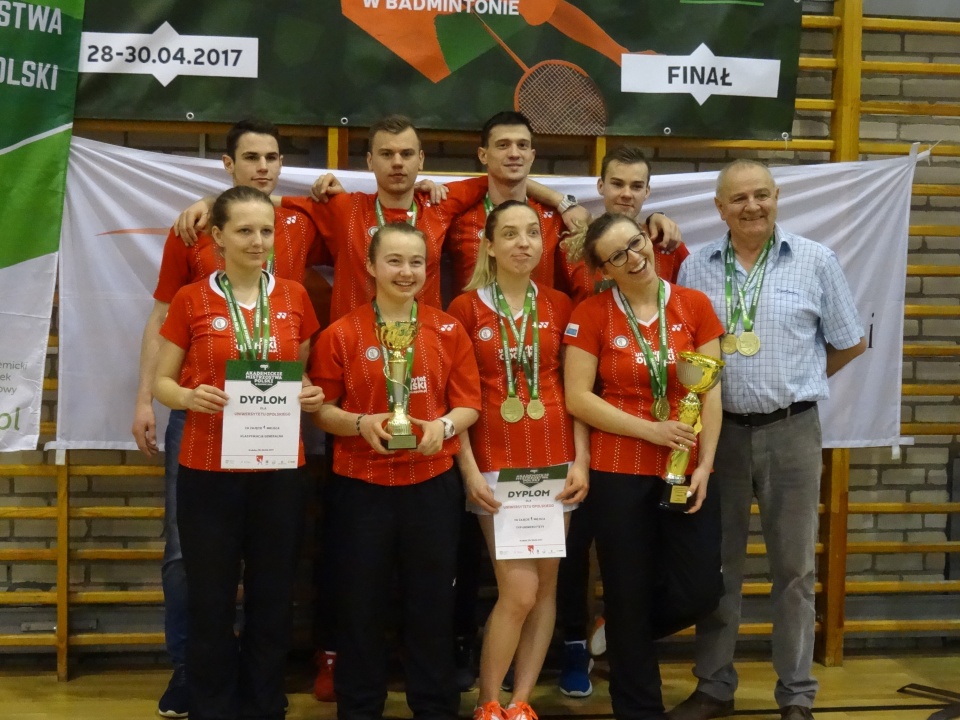 Drużyna UO po raz 4. została Mistrzem Polski w badmintonie [fot. Henryk Holodnik]