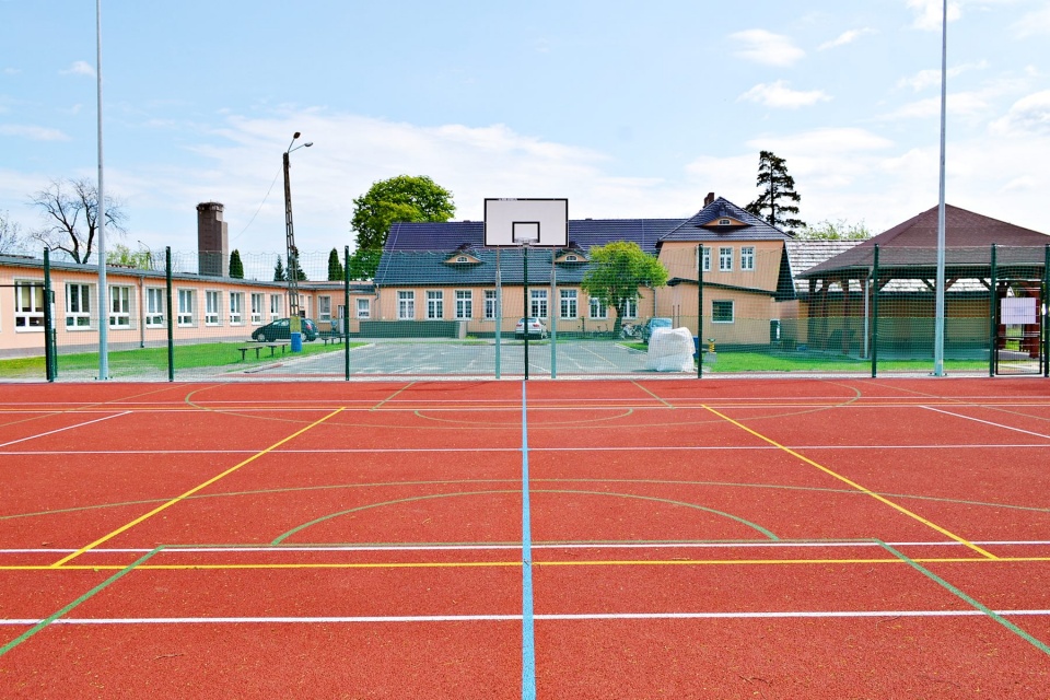 Nowe boisko przy szkole w Ozimku [fot. UGiM w Ozimku]