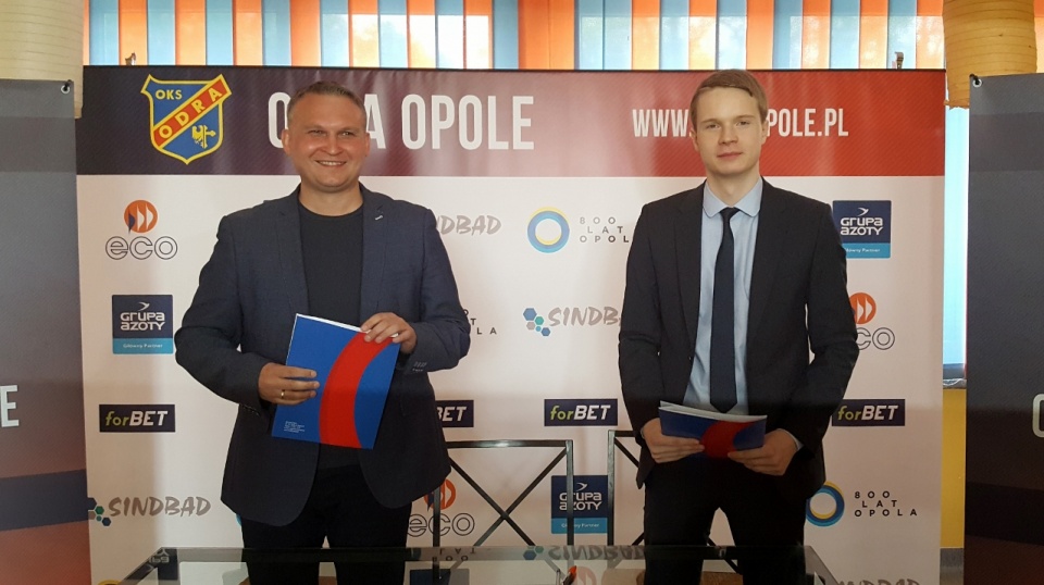 Robert Grzeszczyk, prezes ForBET i Karol Wójcik, członek zarządu Odry Opole [fot. Daria Placek]