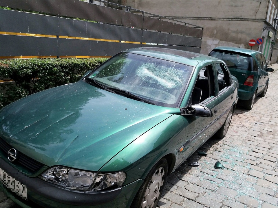 W Brzegu zniszczono kilkanaście aut. Sprawcy są już w rękach policji [fot. Maciej Stępień]