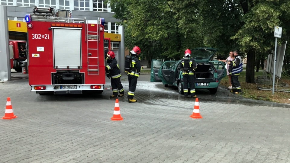 Pożar samochodu na stacji benzynowej w Opolu [fot. Mariusz Materlik]