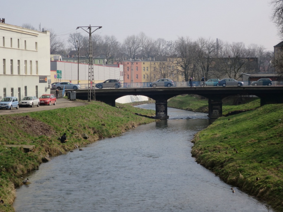 W przyszłym roku most w Prudniku na ul. Batorego zostanie rozebrany i wybudowany na nowo [zdj. Jan Poniatyszyn]