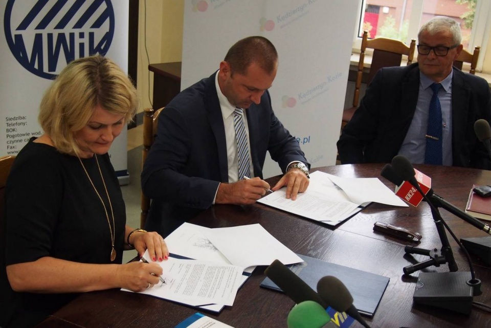 Podpisano umowę na budowę kanalizacji przy ul. Przyjaźni w Kędzierzynie-Koźlu [fot. archiwum urzędu miejskiego]