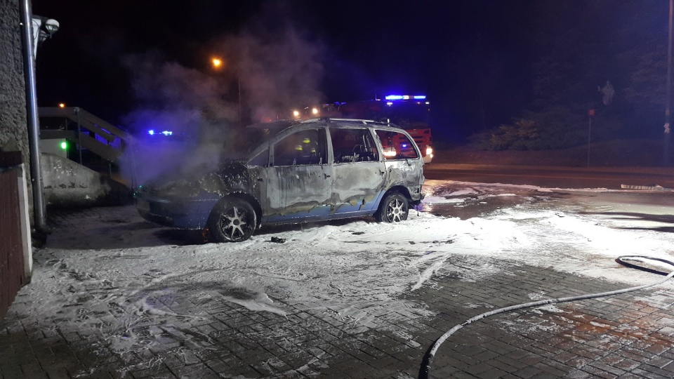 W Lubszy spłonął samochodów. Mówi się o serii podpaleń w gminie [fot. infobrzeg.pl]