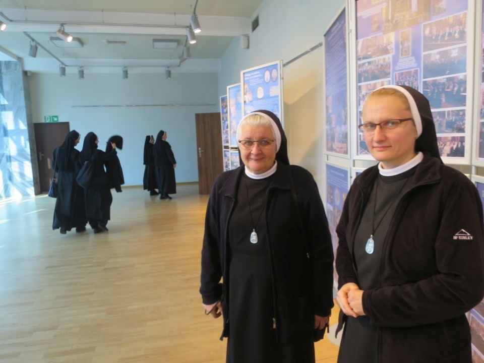 Siostry Damiana i Margarita przy wystawie w NDK [Fot.Dorota Kłonowska]