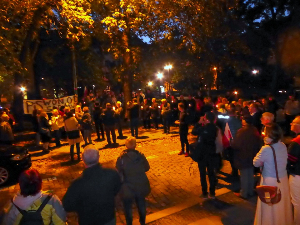 Protest przed Sądem Okręgowym w Opolu, 01.10.2017 r. [fot. Witold Wośtak]