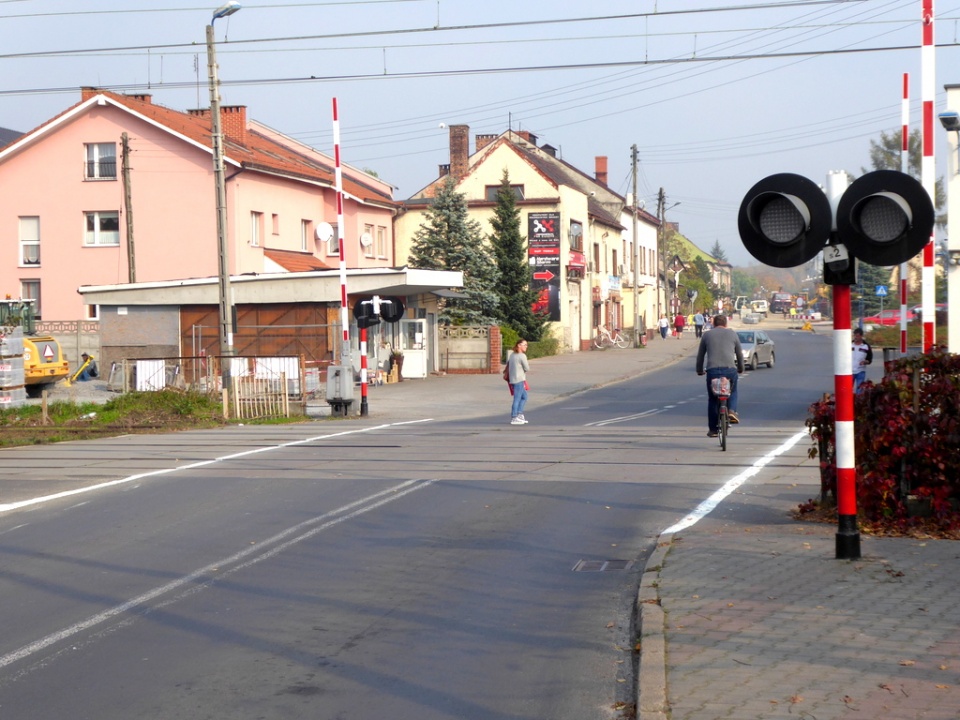 Przejazd kolejowy w Zdzieszowicach [fot. Witold Wośtak]