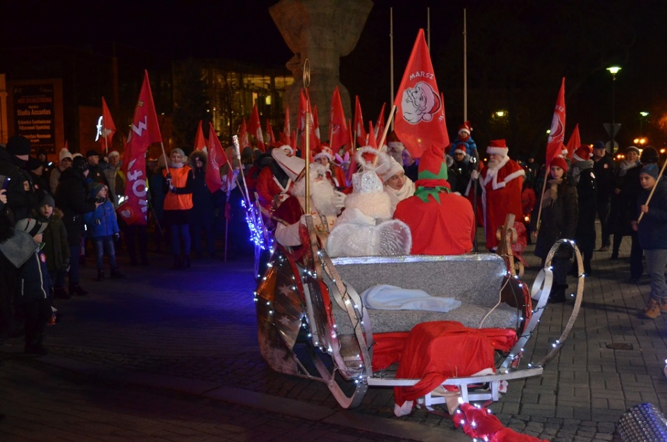 Marsz Mikołajów w Opolu [fot. Katarzyna Doros]