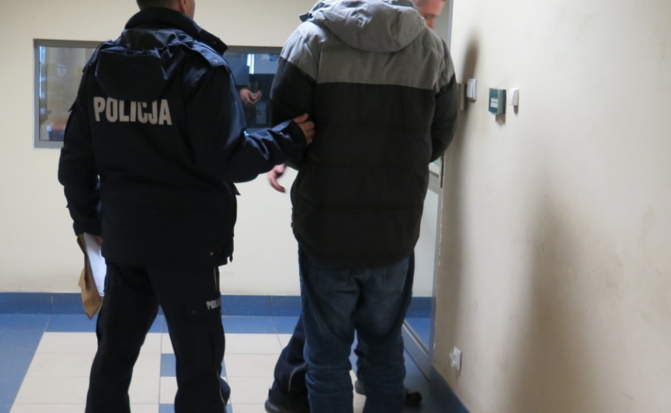 Policjanci z Brzegu zatrzymali seryjnego włamywacza [fot. KPP Brzeg]