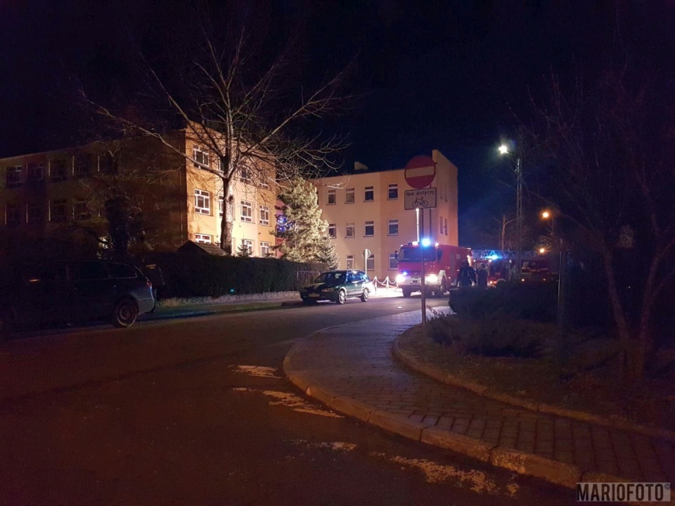 Pożar elewacji szkoły podstawowej nr 20 w Opolu (fot. Mariusz Materlik)