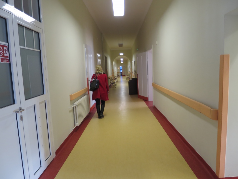 Wyremontowany korytarz szpitala PCM [zdj. Jan Poniatyszyn]