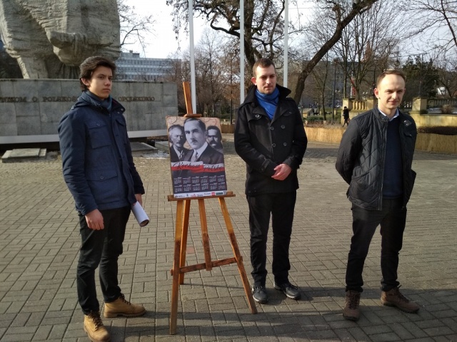 Dmowski, Paderewski i Piłsudski na plakatach. Akcja Młodzieży Wszechpolskiej