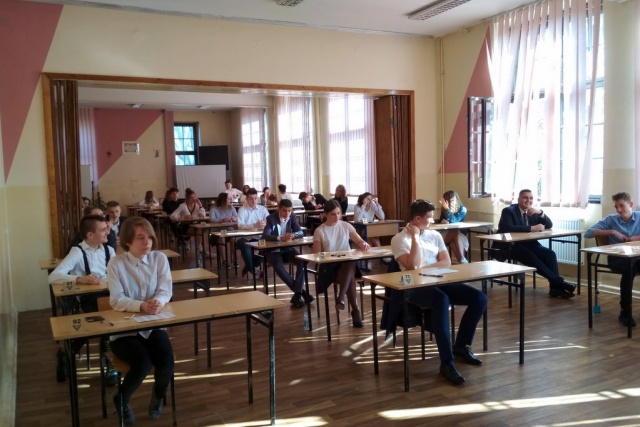Egzaminy gimnazjalne: w PG nr 6 w Opolu nie ma większych problemów.Dziś druga runda
