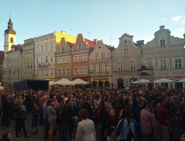 Koncert SoundnGrace przyciągnął tłumy na opolskim Rynku