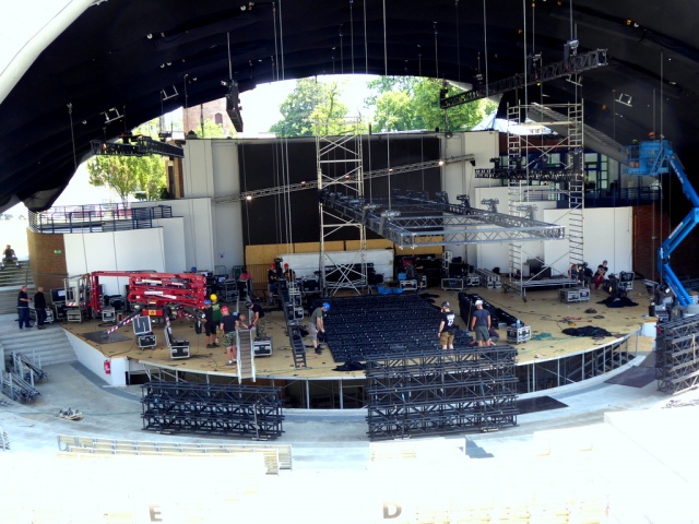 Rozpoczęli budowę festiwalowej scenografii w amfiteatrze. Scena będzie zrobiona z dużym rozmachem