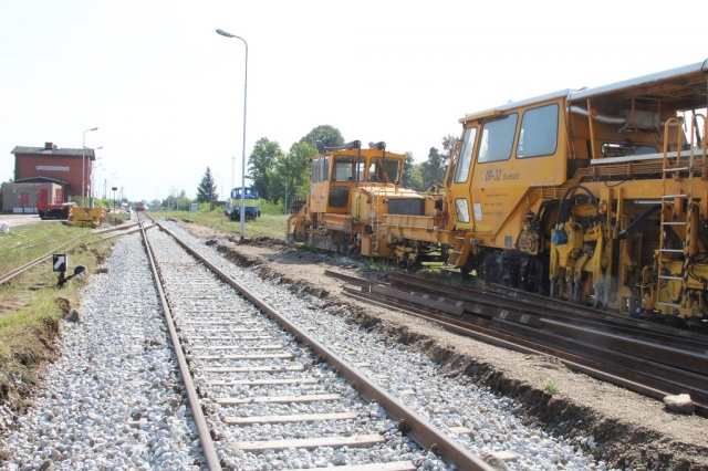 Kończy się pierwszy etap prac na trasie kolejowej Opole - Nysa. Przebudowa wiaduktu i wygodniejsze perony