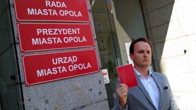 Czerwona kartka dla prezydenta Opola od Młodej Prawicy. Zawiązuje koalicję z SLD