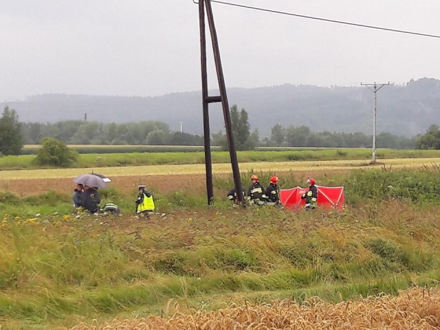 Młody mężczyzna zginął na przejeździe kolejowym w Głuchołazach