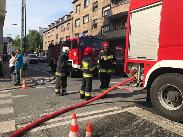 Pożar w kamienicy przy ulicy Kościuszki w Opolu. Jedna osoba trafiła do szpitala