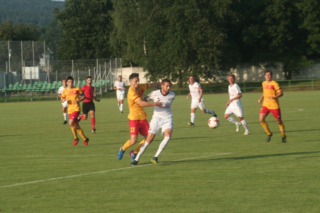 Remisowy początek piłkarskiej trzeciej ligi w Zdzieszowicach