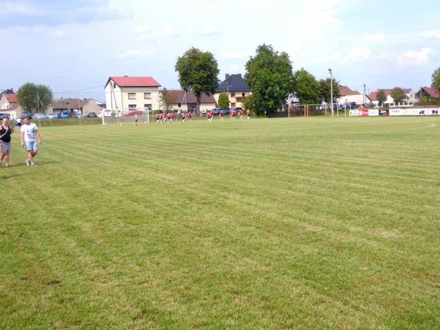 Dębie ma wyremontowane boisko piłkarskie. Ma skorzystać lokalna społeczność i 1. FC Chronstau