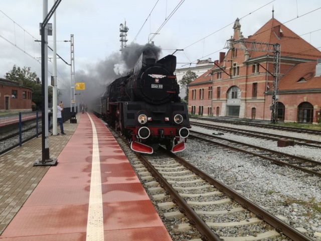 Na stacje w Opolu wjechała lokomotywa, ciężka, ogromna...