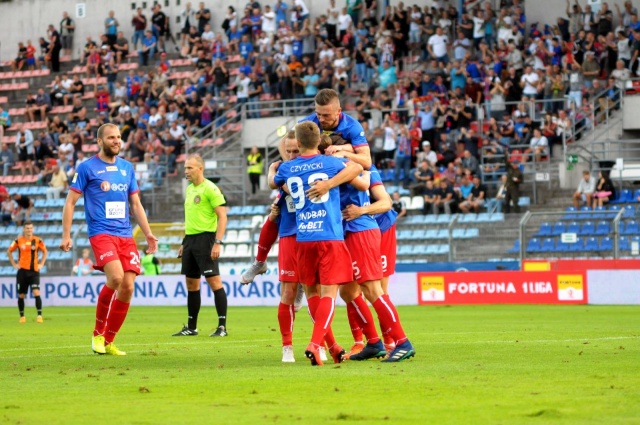 Piłkarze Odry powalczą w Suwałkach o ligowe zwycięstwo z Wigrami. W rundzie jesiennej był remis