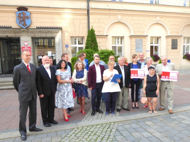 SLD prezentuje listy kandydatów do Rady Miasta Opola i sejmiku. Jest niespodzianka