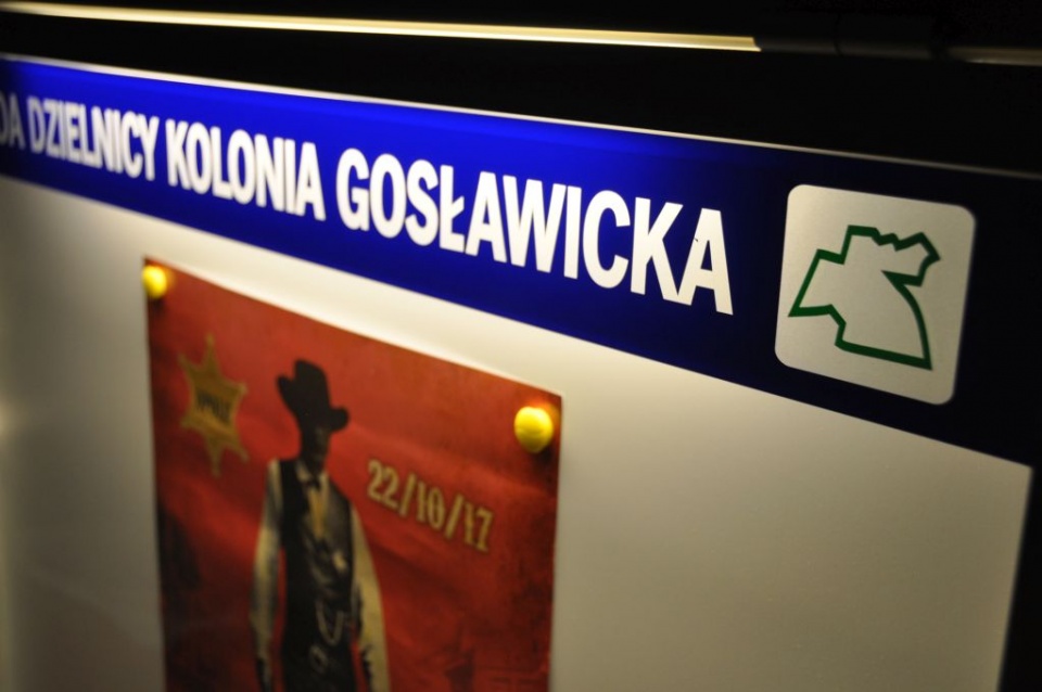 Kolonia Gosławicka: Nowe tablice ułatwią kontakt z mieszkańcami